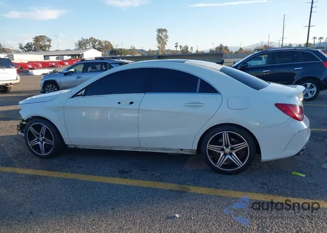 2015 Mercedes-Benz Cla 250 z USA, uszkodzony, nr VIN WDDSJ4EB4FN178244